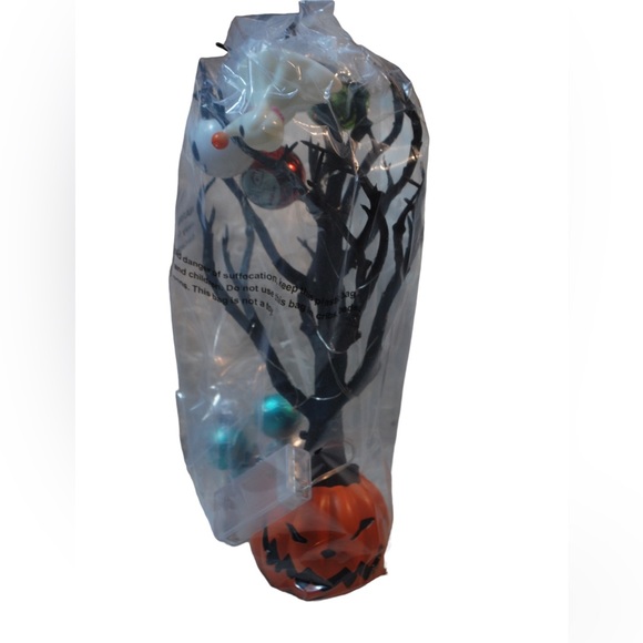 New Disney The Nightmare Before Christmas Tree with 3 Blind Mystery Ornaments - Picture 9 of 10
